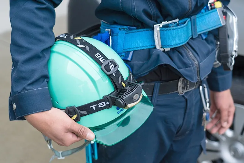 空調機器の設備現場作業スタッフ